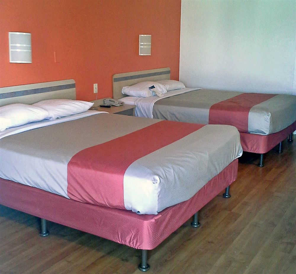 Howard Johnson By Wyndham Hotel